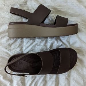 Crocs platform sandals Size 9